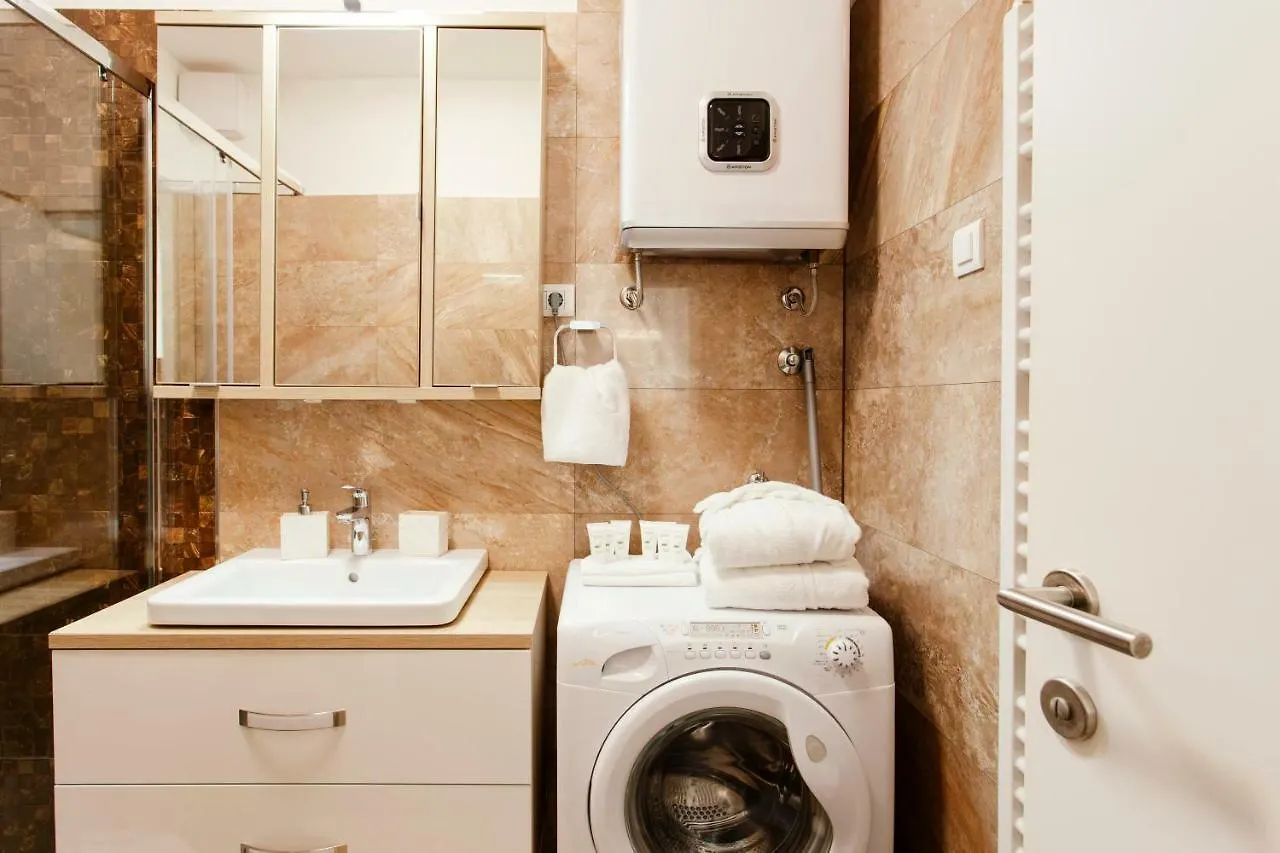 New Luxury Apartment Nives On Seaside Split 0*,